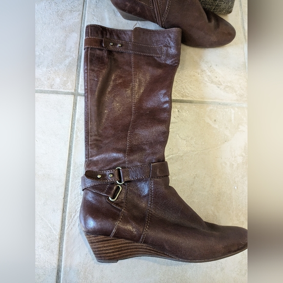 Brown leather knee high boots - Picture 2 of 4